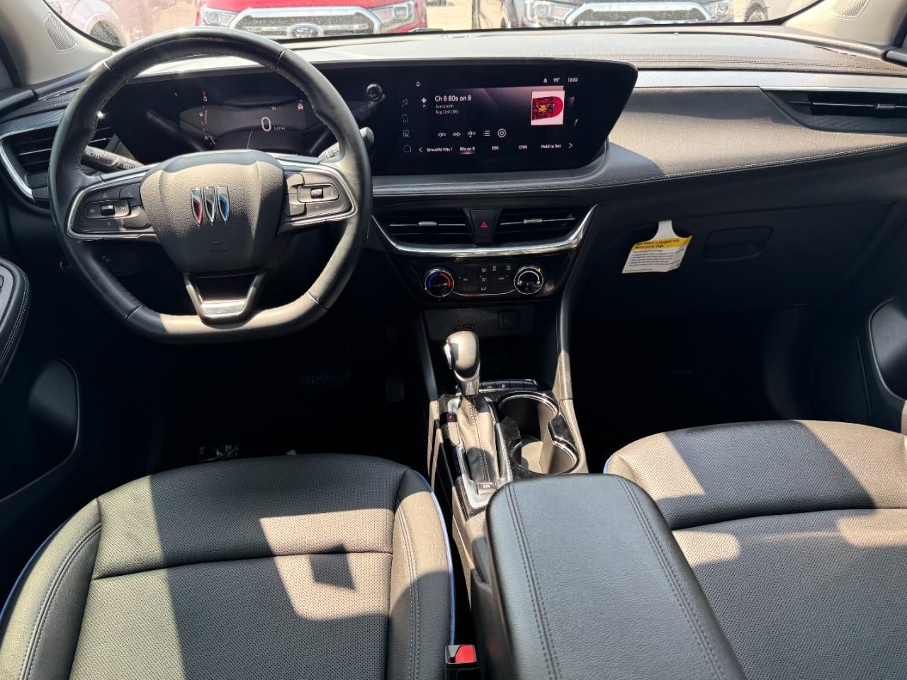 Buick Encore GX Vehicle Full-screen Gallery Image 11