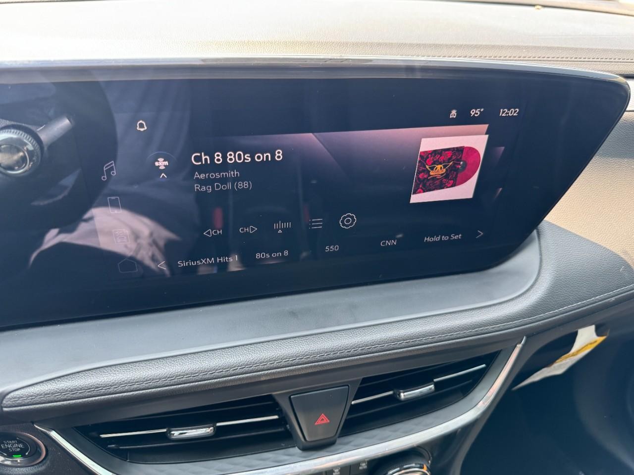 Buick Encore GX Vehicle Full-screen Gallery Image 19