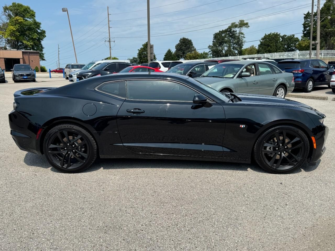 Chevrolet Camaro Vehicle Full-screen Gallery Image 02