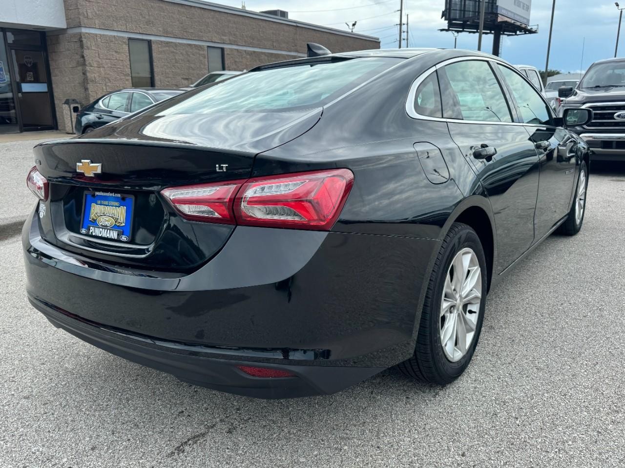 Chevrolet Malibu Vehicle Full-screen Gallery Image 03