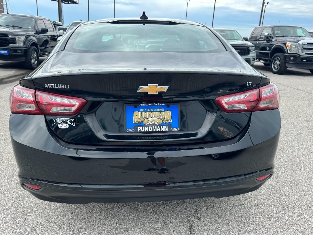 Chevrolet Malibu Vehicle Full-screen Gallery Image 04