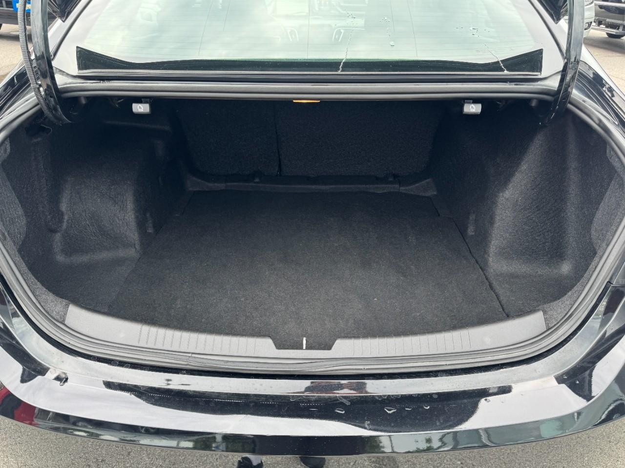 Chevrolet Malibu Vehicle Full-screen Gallery Image 06