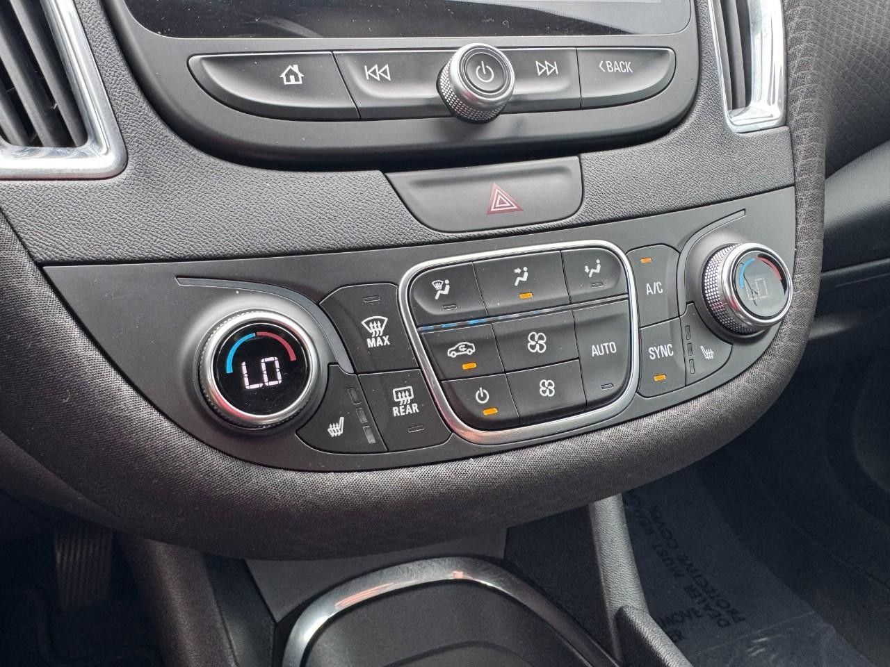Chevrolet Malibu Vehicle Full-screen Gallery Image 18