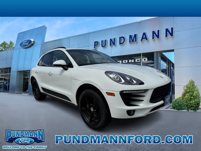 St. Charles MO 2018 Porsche Macan more details - porsche macan