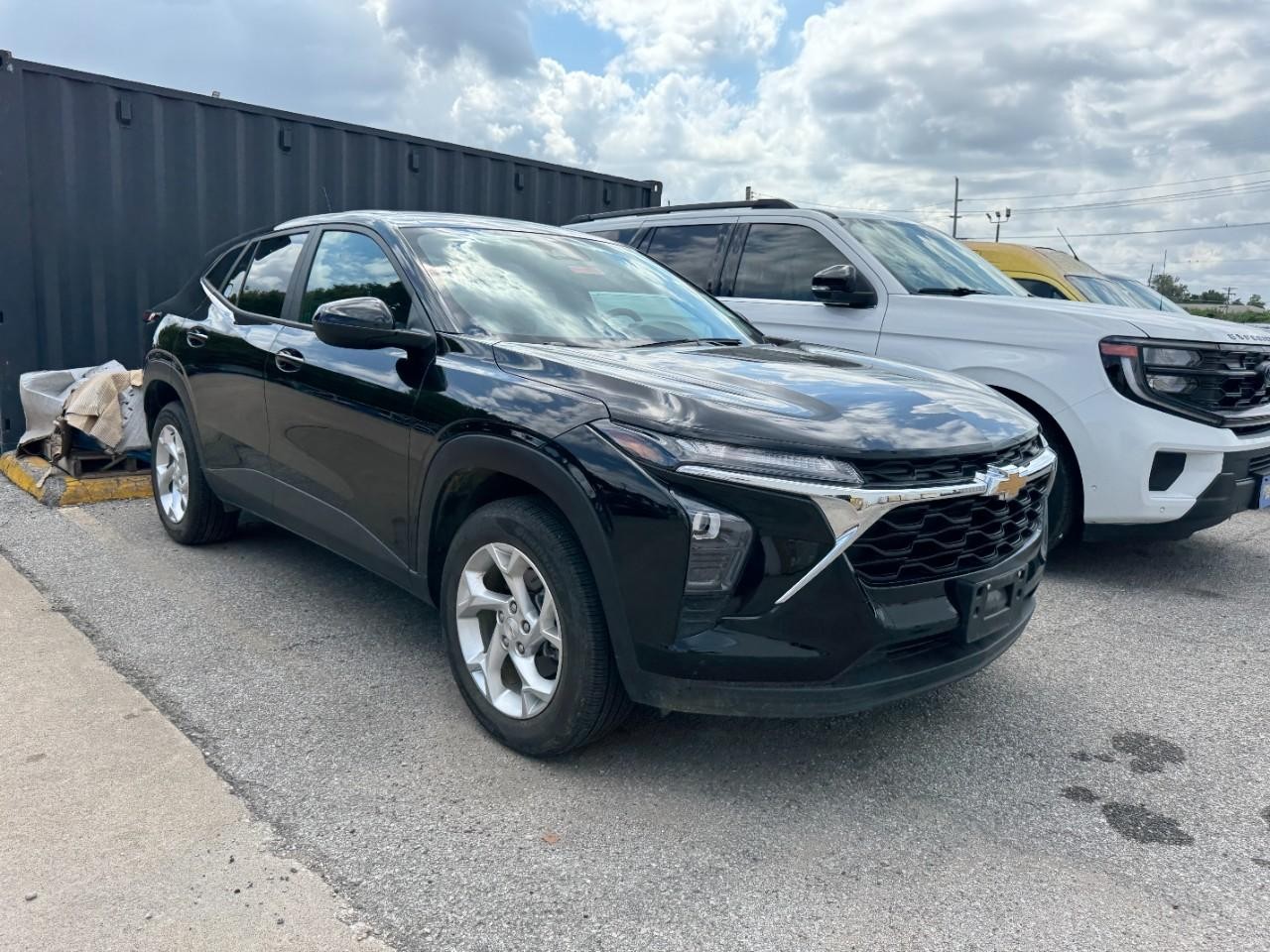 Chevrolet Trax Vehicle Full-screen Gallery Image 02