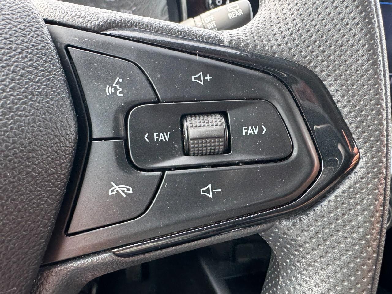 Chevrolet Trax Vehicle Full-screen Gallery Image 17