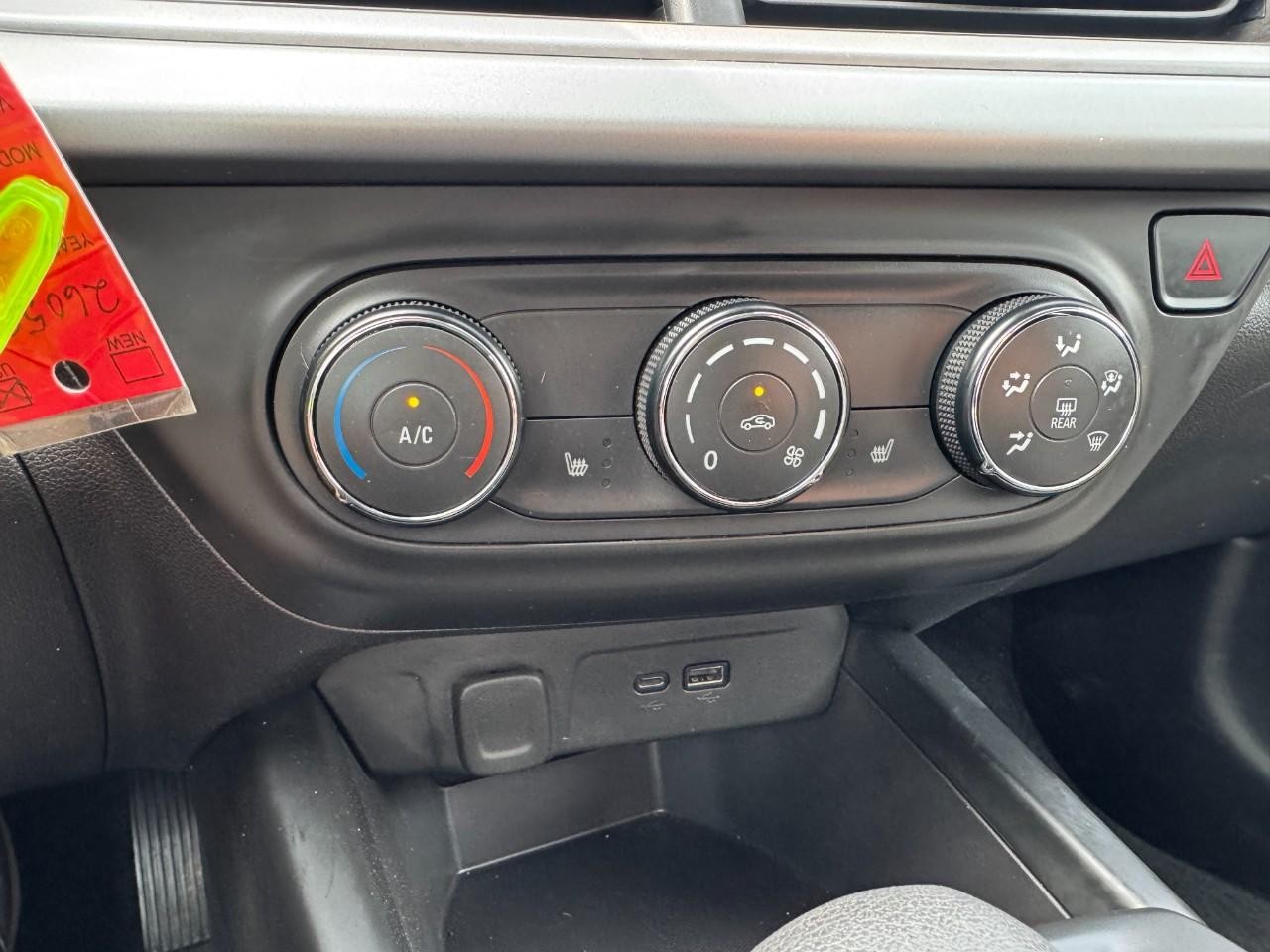 Chevrolet Trax Vehicle Full-screen Gallery Image 18