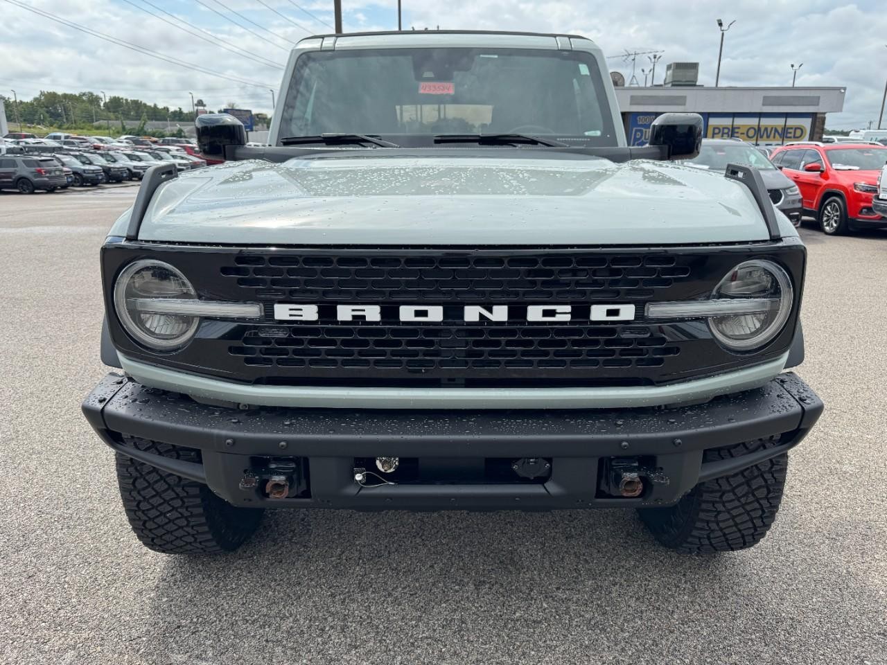 Ford Bronco Vehicle Full-screen Gallery Image 08
