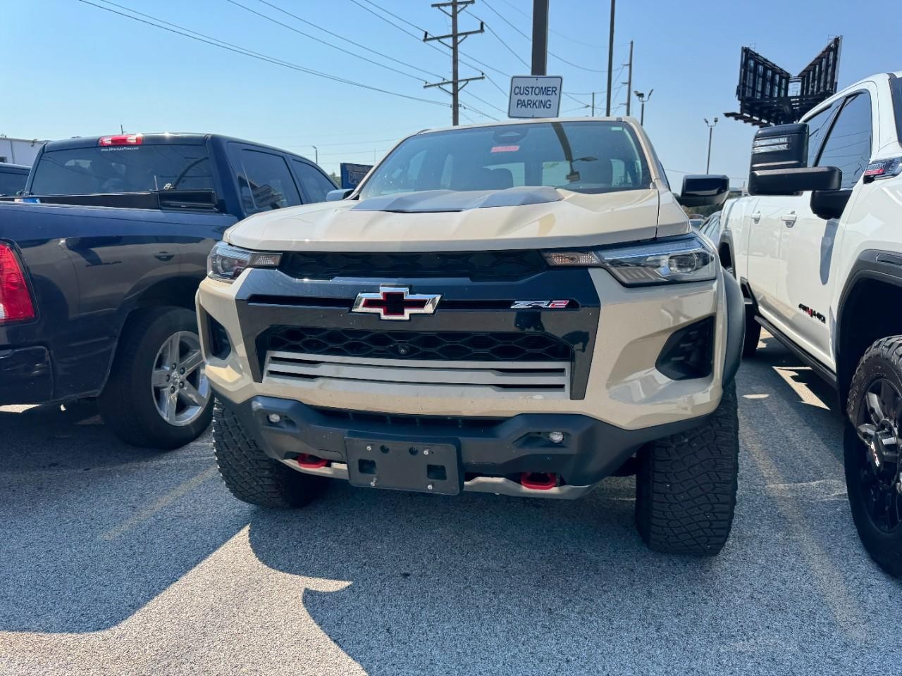 Chevrolet Colorado Vehicle Full-screen Gallery Image 04