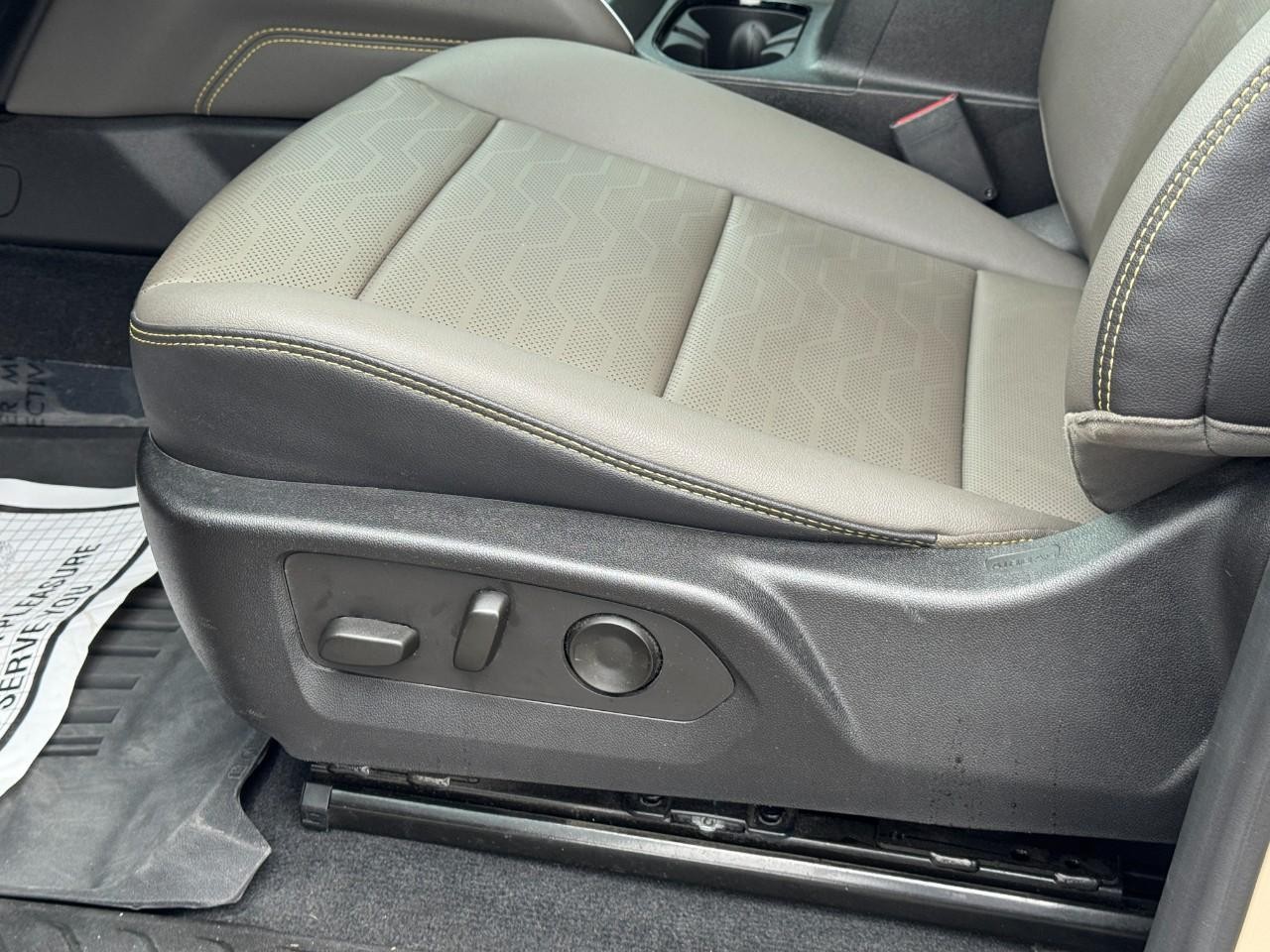 Chevrolet Colorado Vehicle Full-screen Gallery Image 17