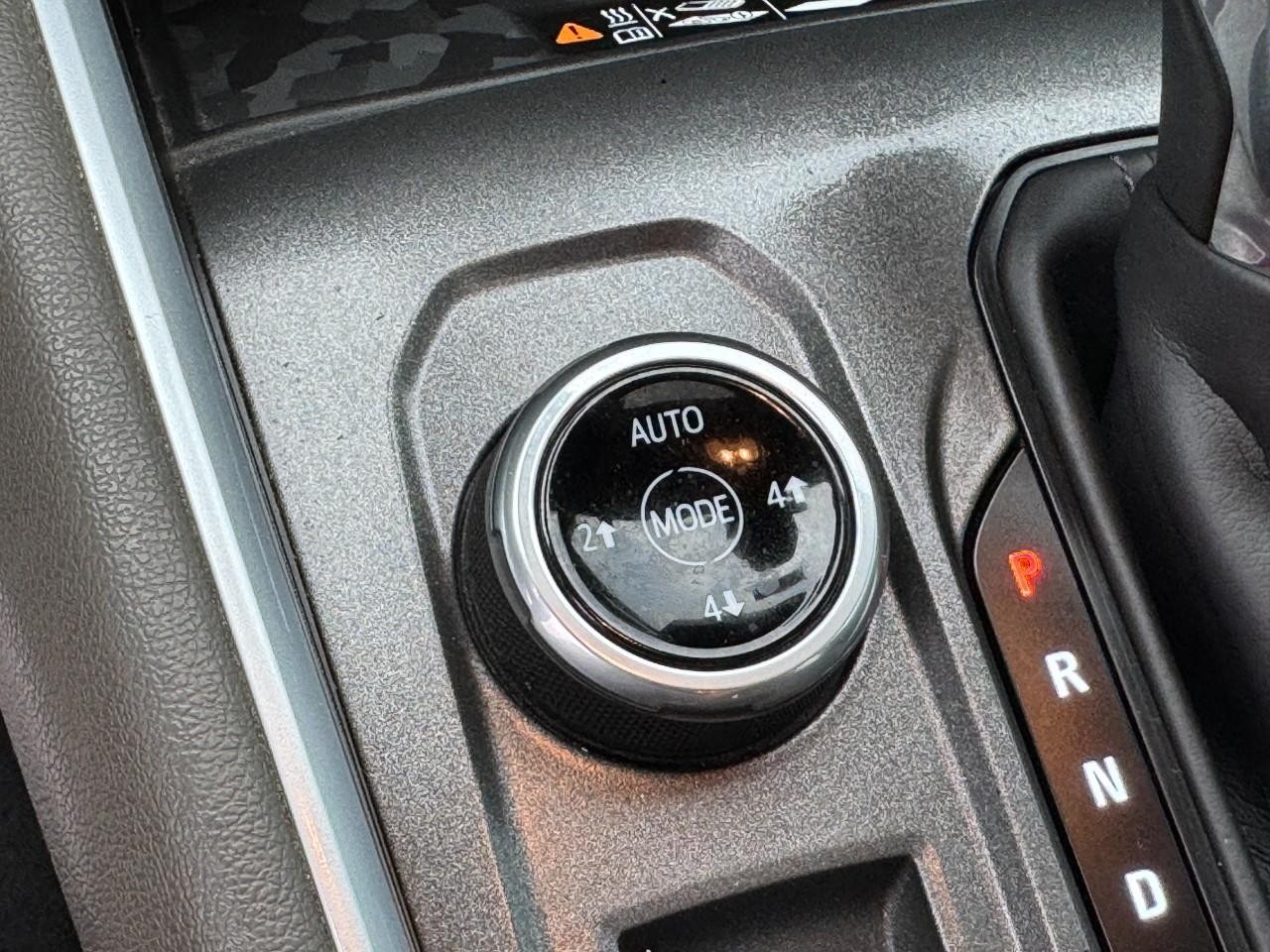Chevrolet Colorado Vehicle Full-screen Gallery Image 24