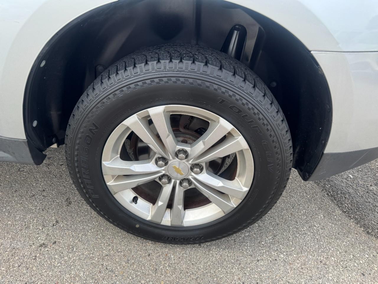Chevrolet Equinox Vehicle Full-screen Gallery Image 06