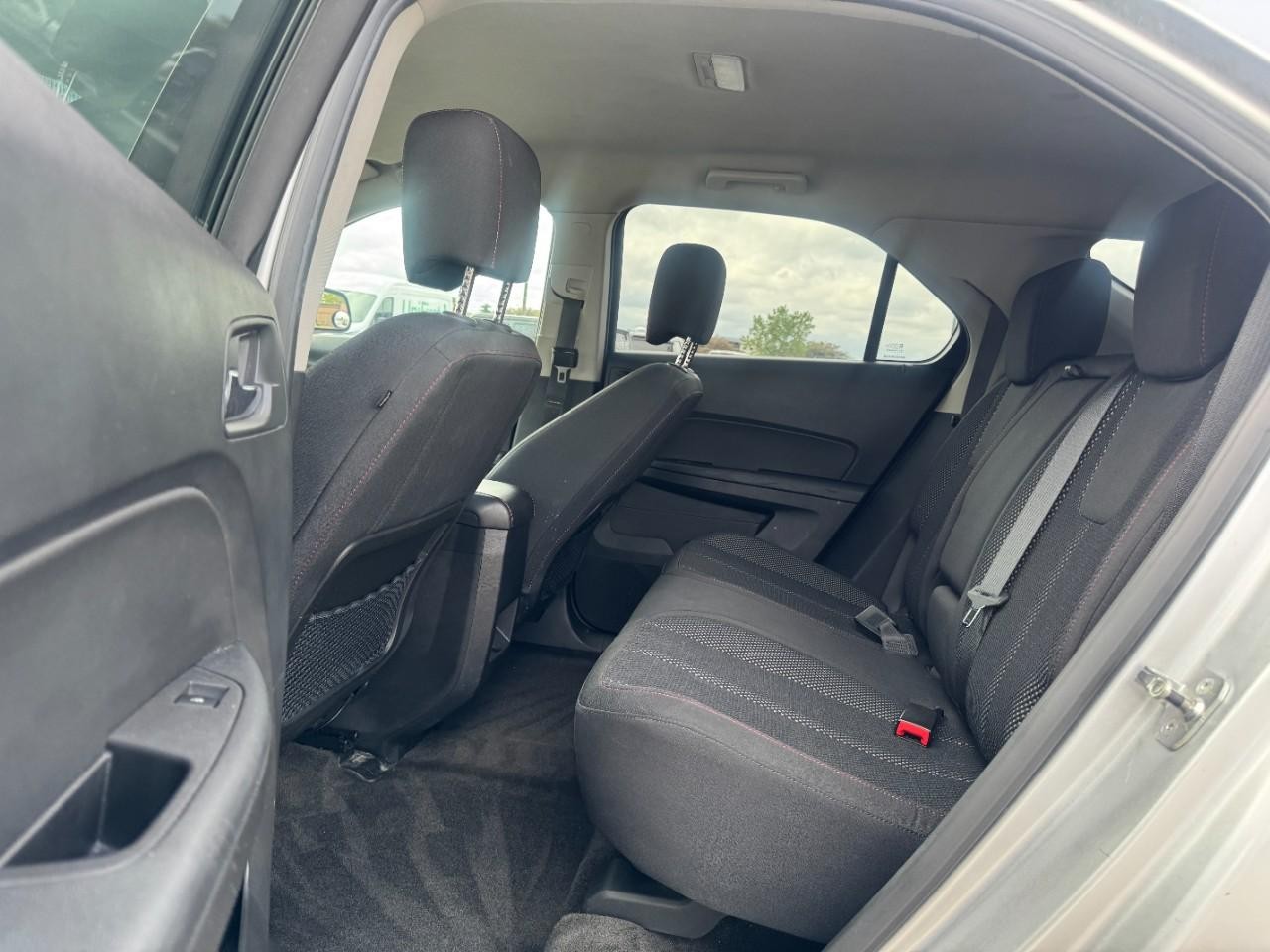 Chevrolet Equinox Vehicle Full-screen Gallery Image 09