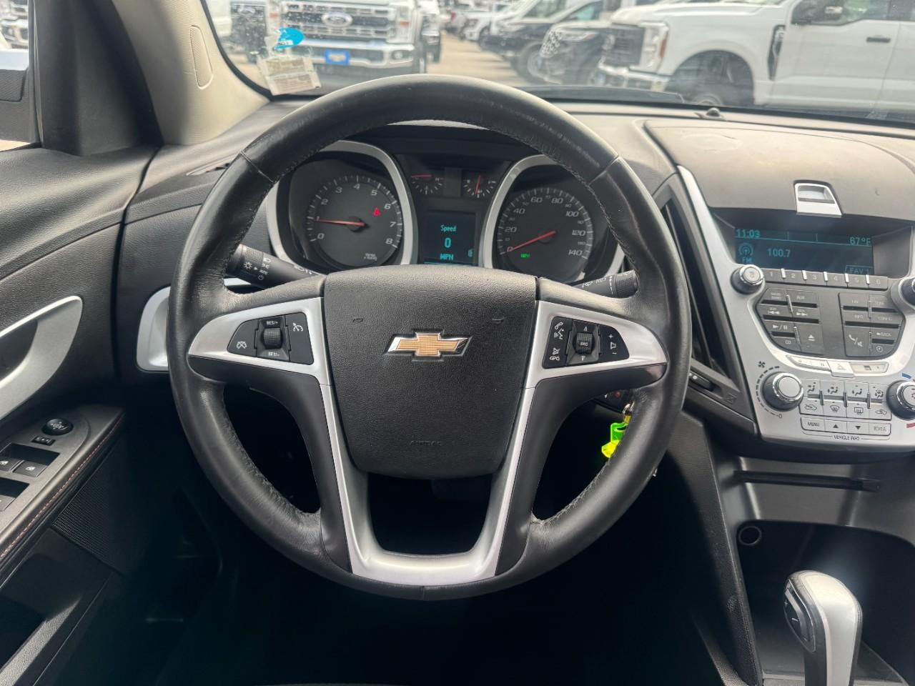 Chevrolet Equinox Vehicle Full-screen Gallery Image 11
