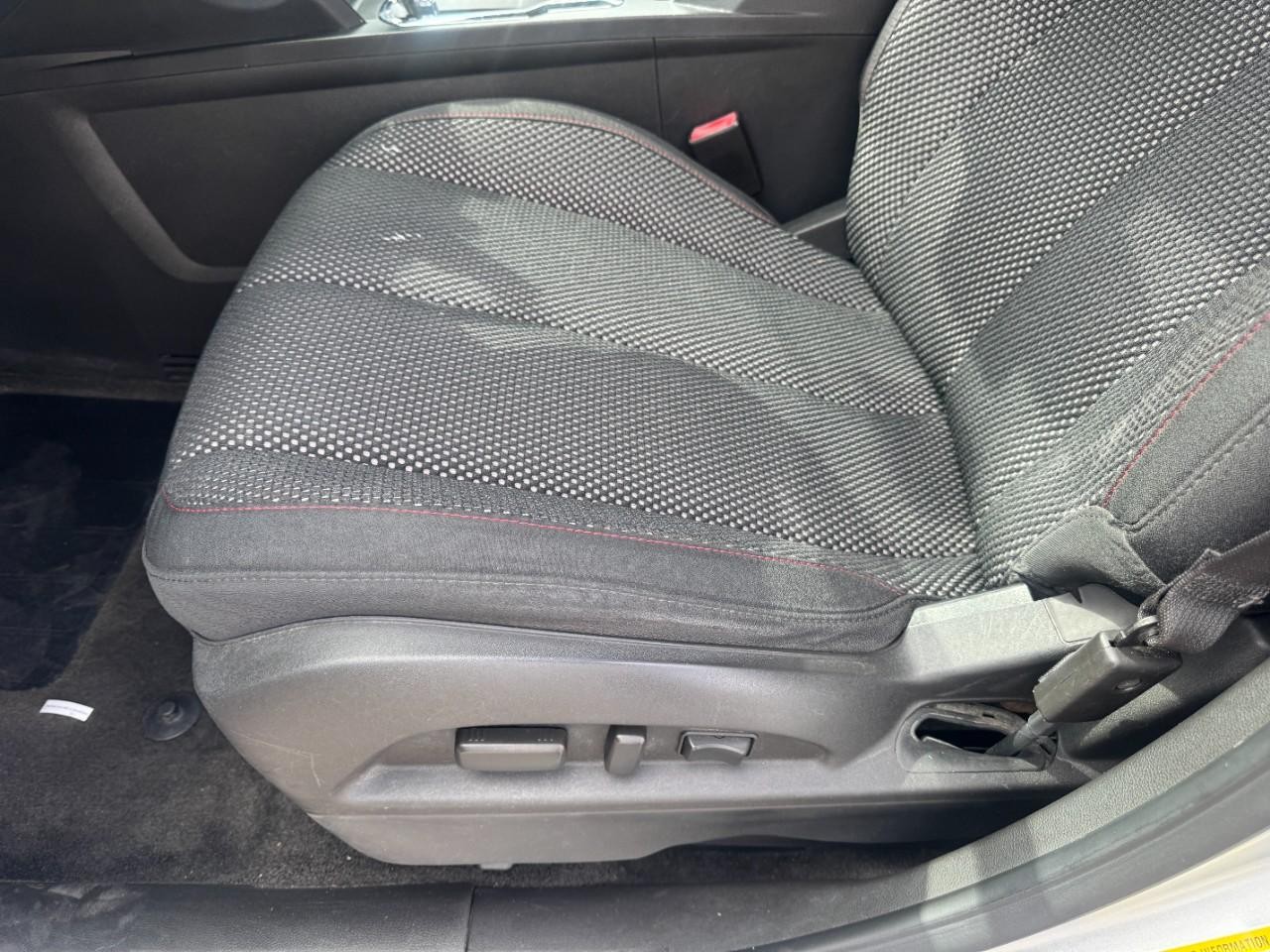 Chevrolet Equinox Vehicle Full-screen Gallery Image 13