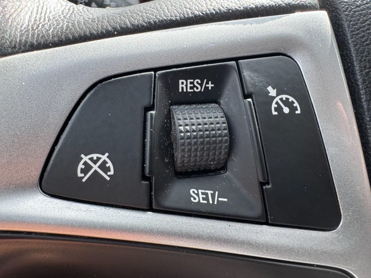 Chevrolet Equinox Vehicle Full-screen Gallery Image 15