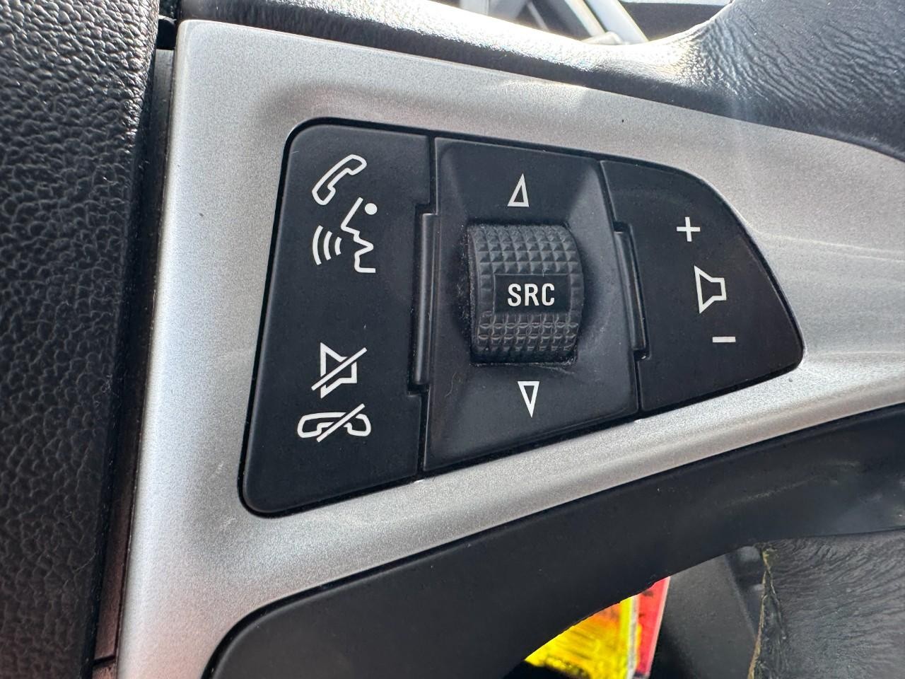 Chevrolet Equinox Vehicle Full-screen Gallery Image 16