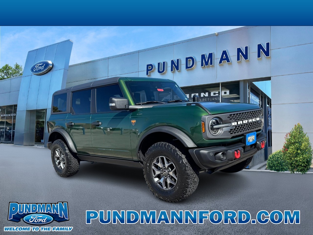 Ford Bronco Vehicle Full-screen Gallery Image 01
