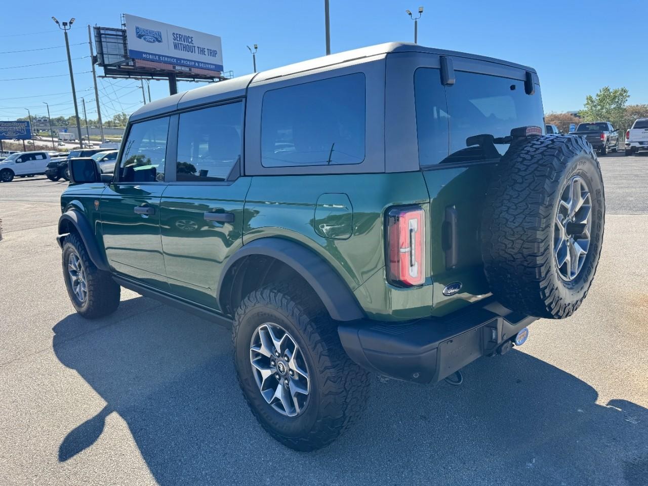 Ford Bronco Vehicle Full-screen Gallery Image 05