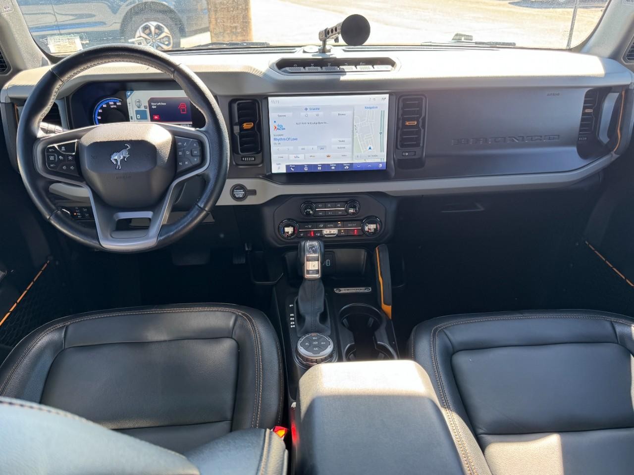 Ford Bronco Vehicle Full-screen Gallery Image 11
