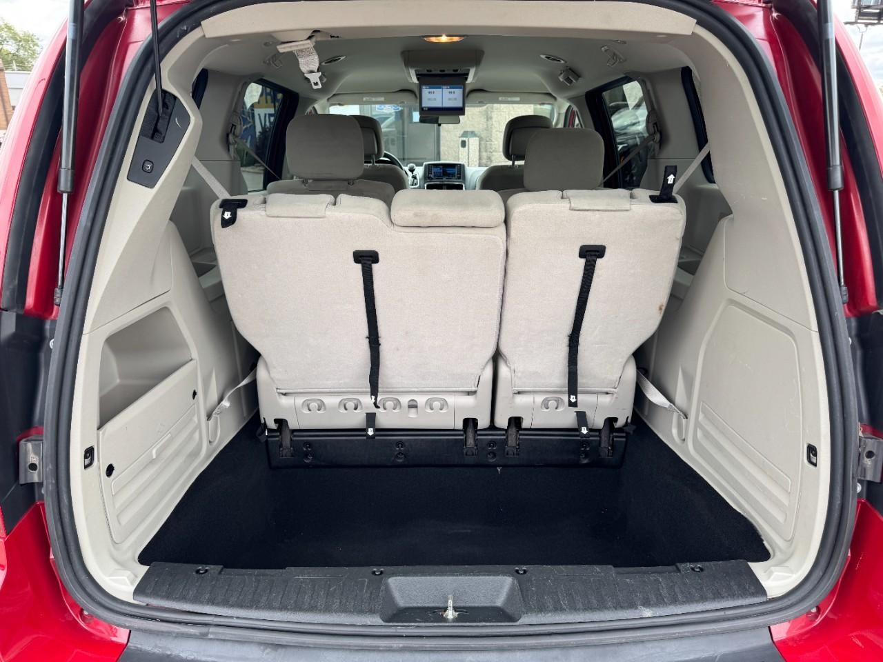 Dodge Grand Caravan Vehicle Full-screen Gallery Image 06