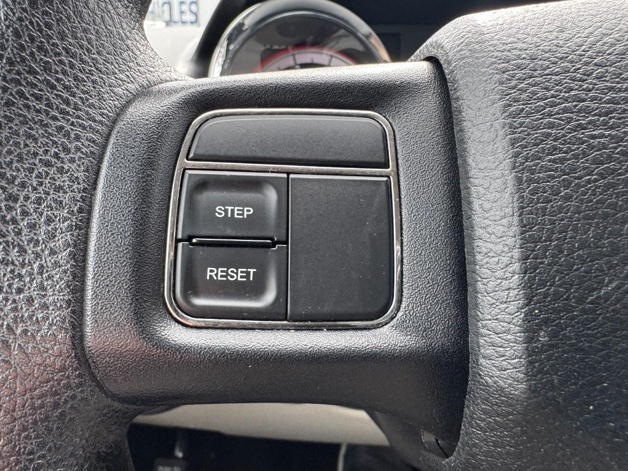 Dodge Grand Caravan Vehicle Full-screen Gallery Image 18
