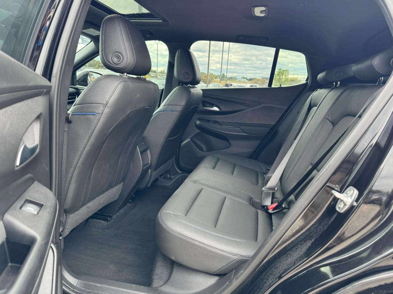 Buick Envista Vehicle Full-screen Gallery Image 10