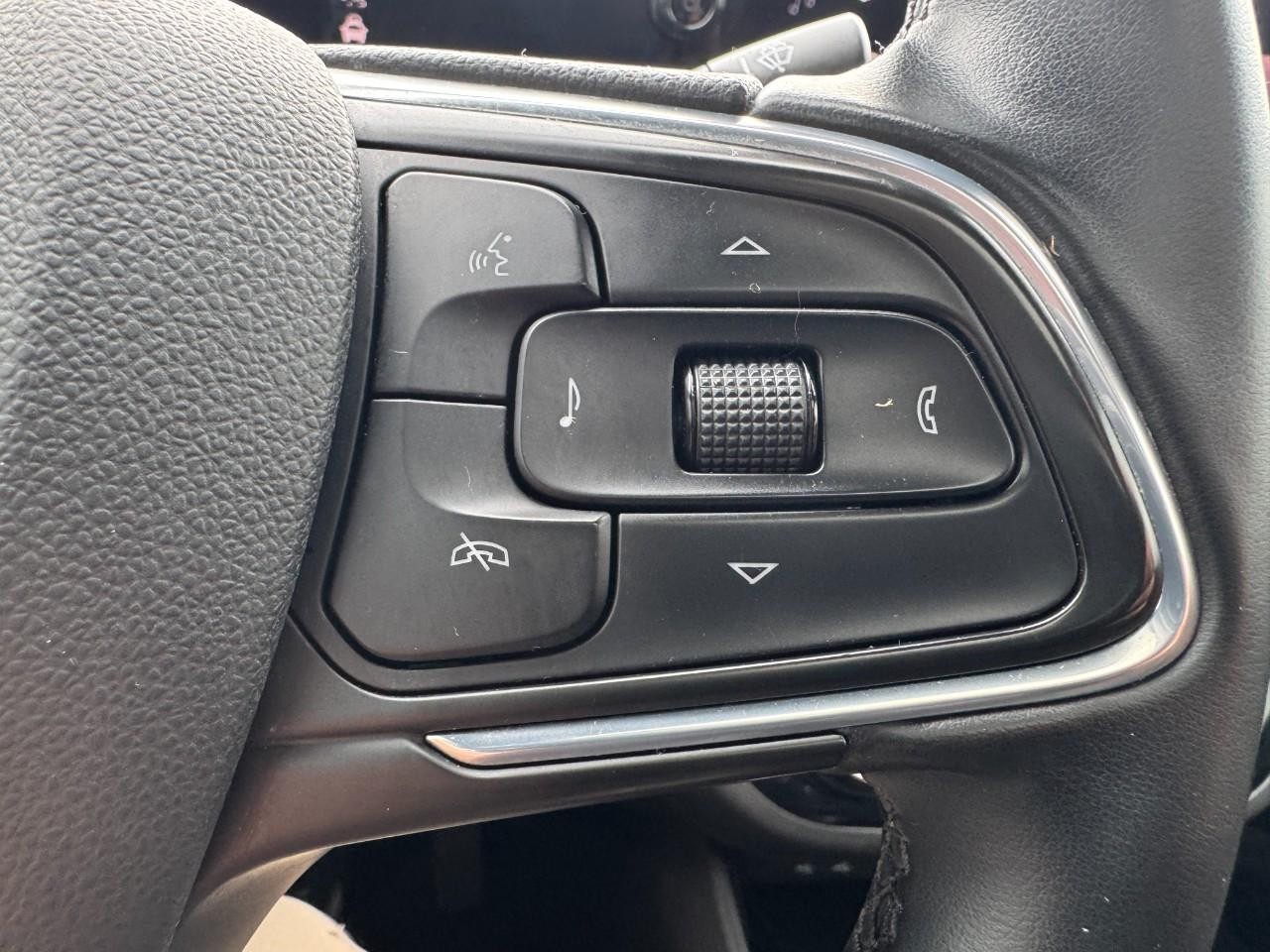 Buick Envista Vehicle Full-screen Gallery Image 18