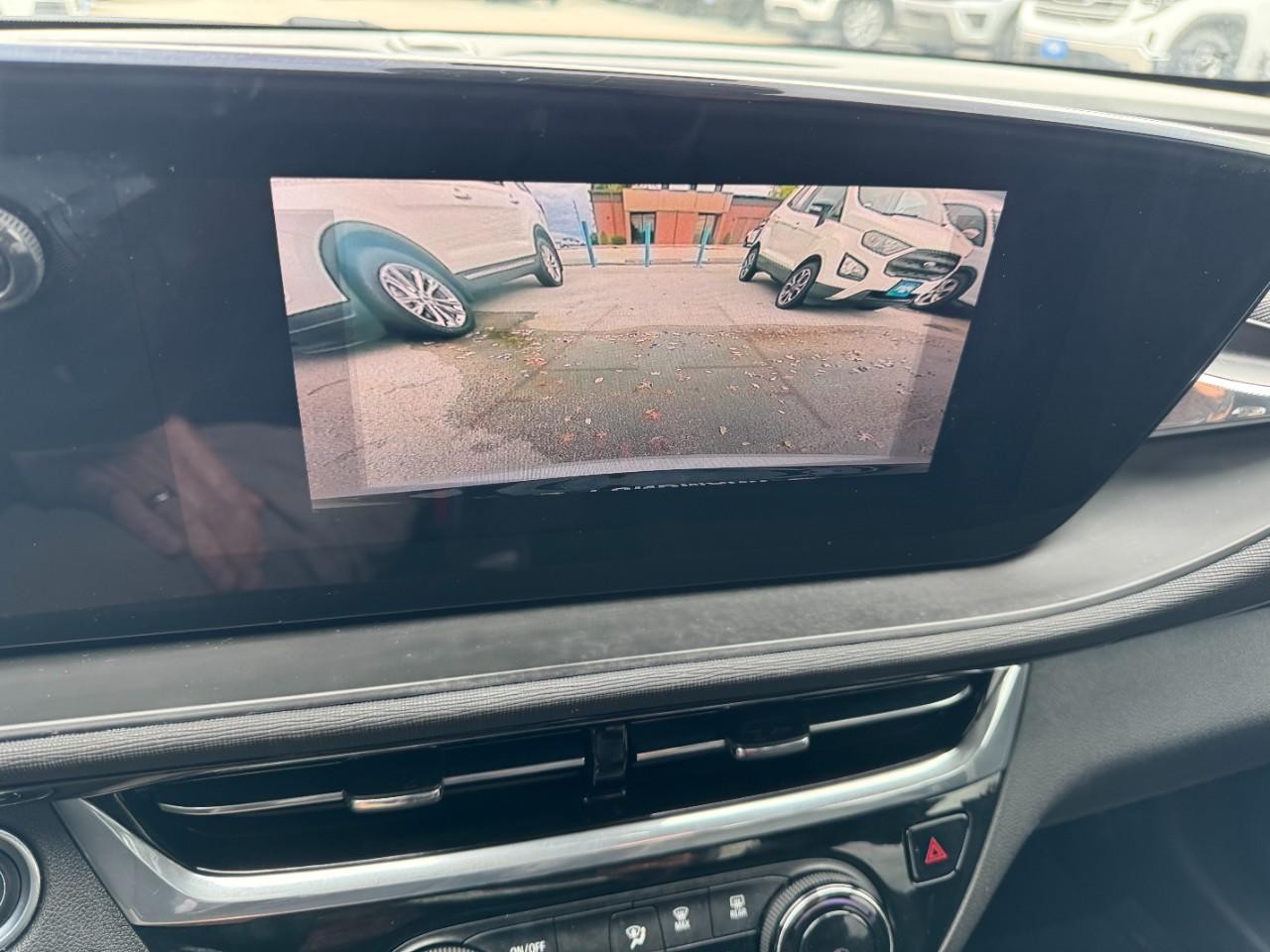 Buick Envista Vehicle Full-screen Gallery Image 21