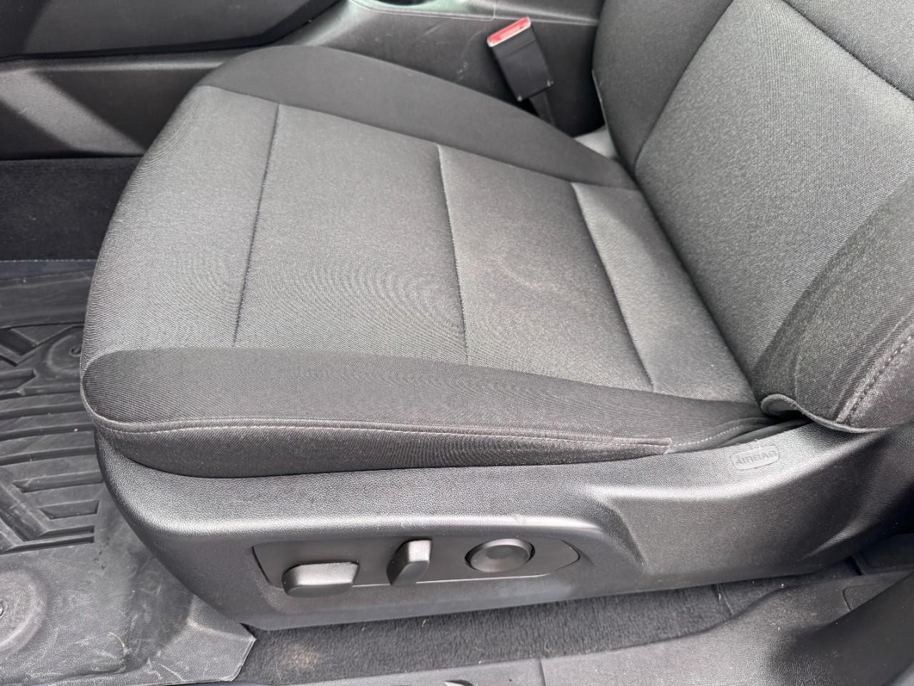 Chevrolet Colorado Vehicle Full-screen Gallery Image 14