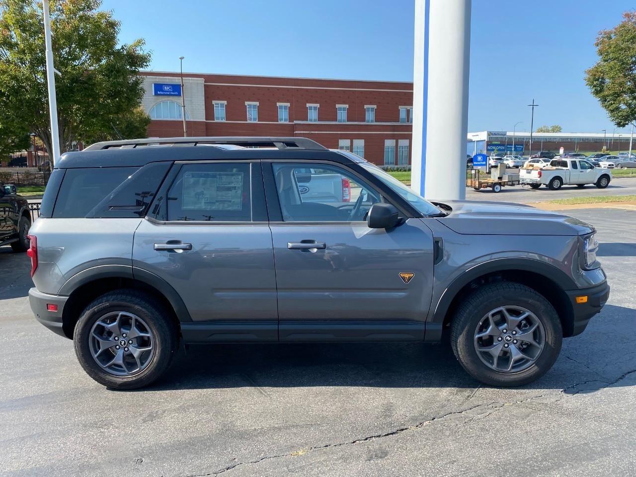 Ford Bronco Sport Vehicle Full-screen Gallery Image 02