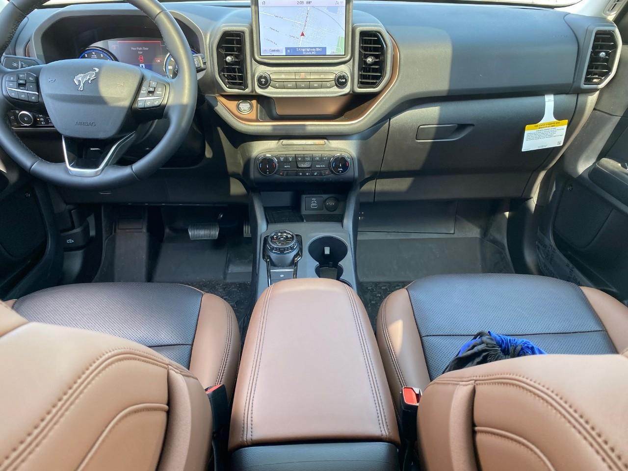 Ford Bronco Sport Vehicle Full-screen Gallery Image 06