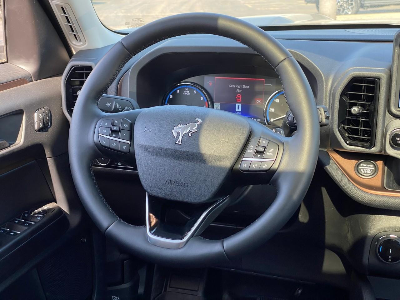 Ford Bronco Sport Vehicle Full-screen Gallery Image 07