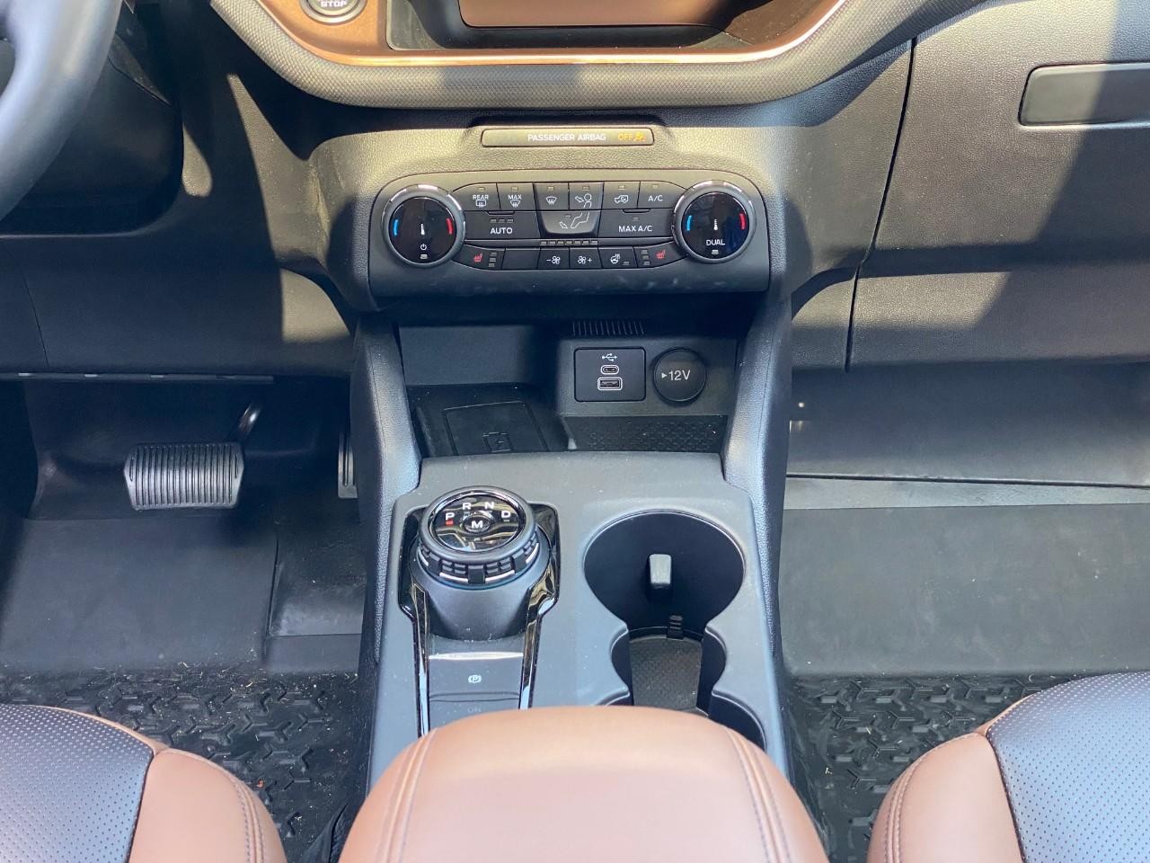 Ford Bronco Sport Vehicle Full-screen Gallery Image 09