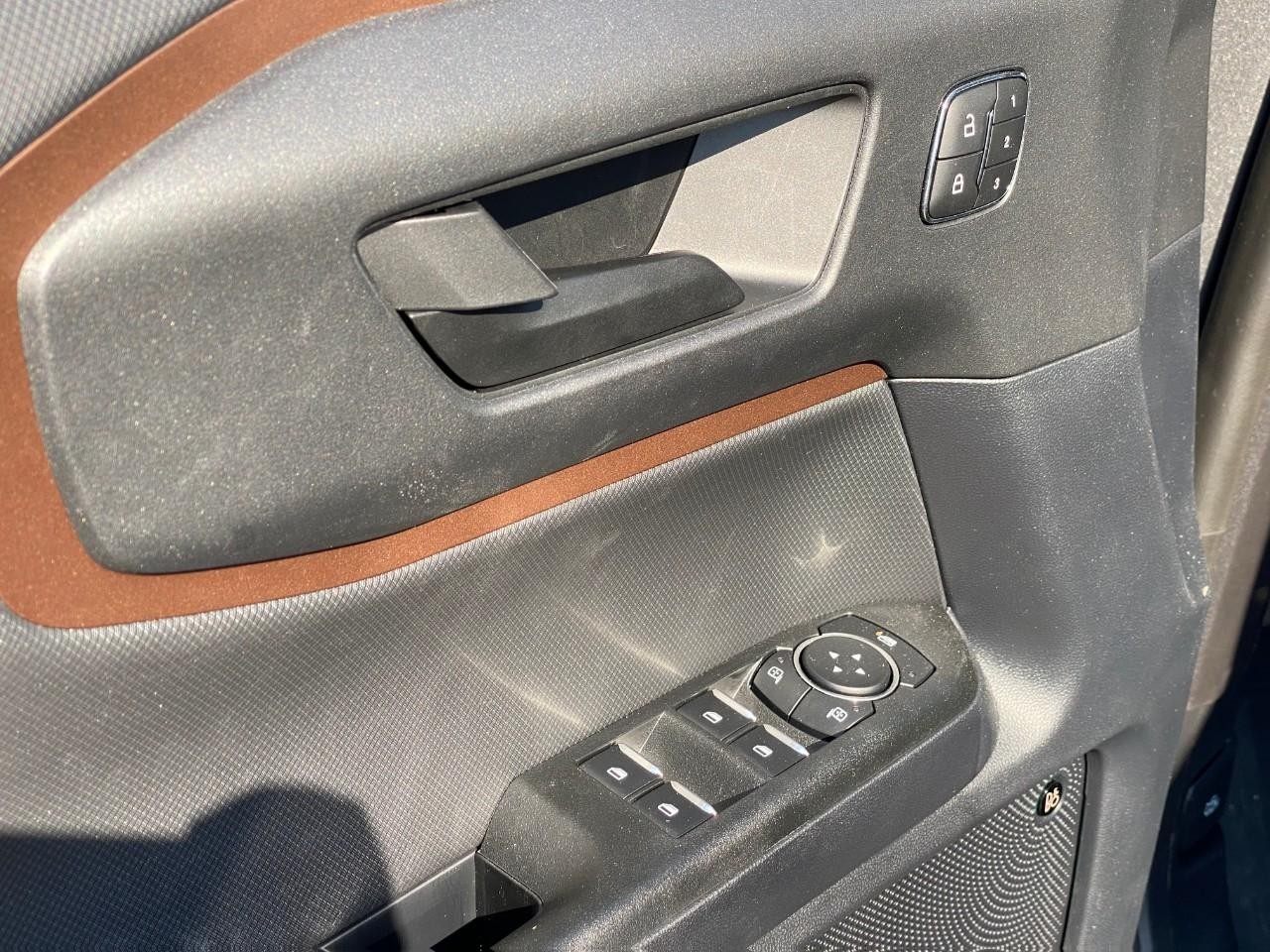 Ford Bronco Sport Vehicle Full-screen Gallery Image 10