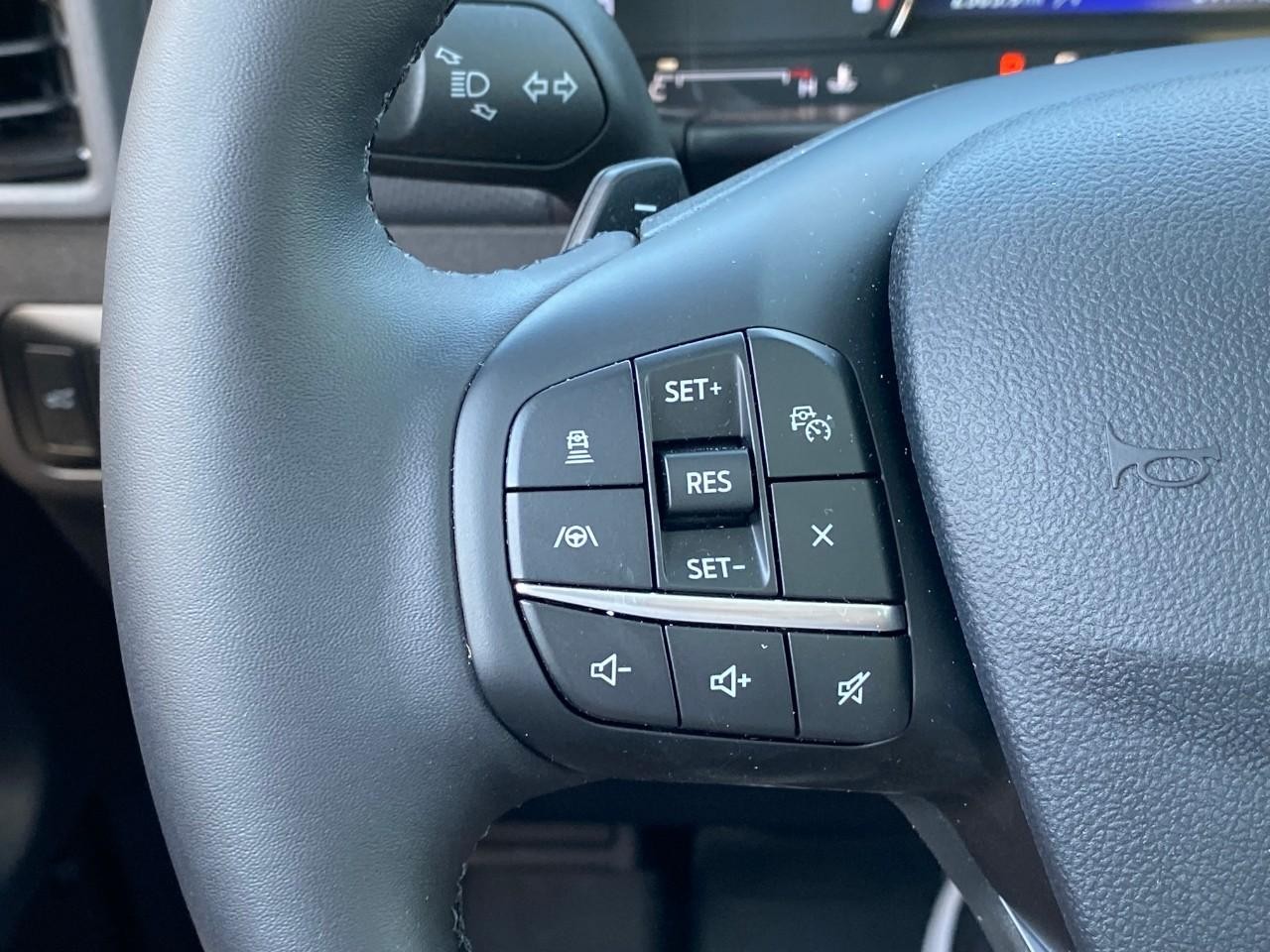 Ford Bronco Sport Vehicle Full-screen Gallery Image 14