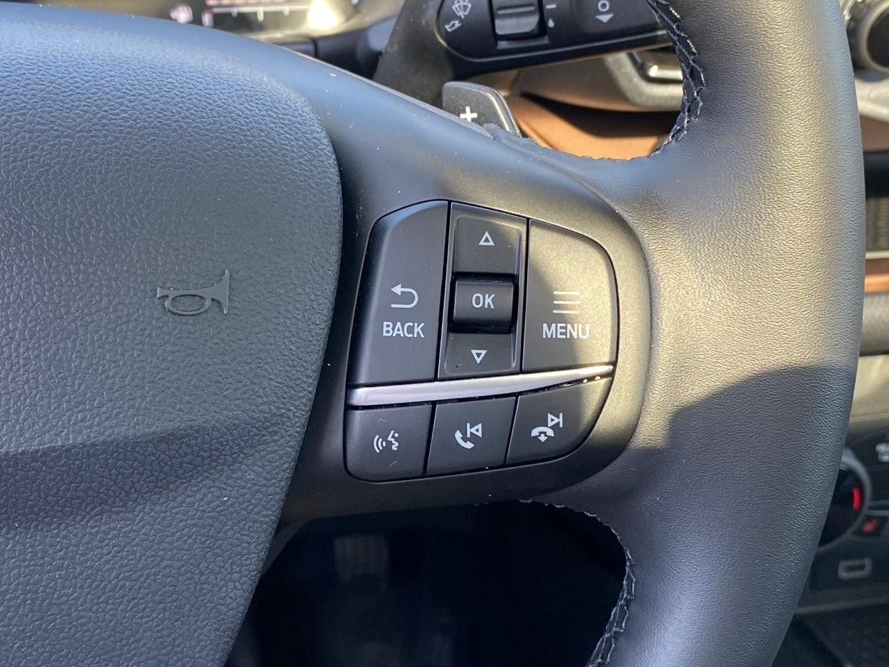 Ford Bronco Sport Vehicle Full-screen Gallery Image 15