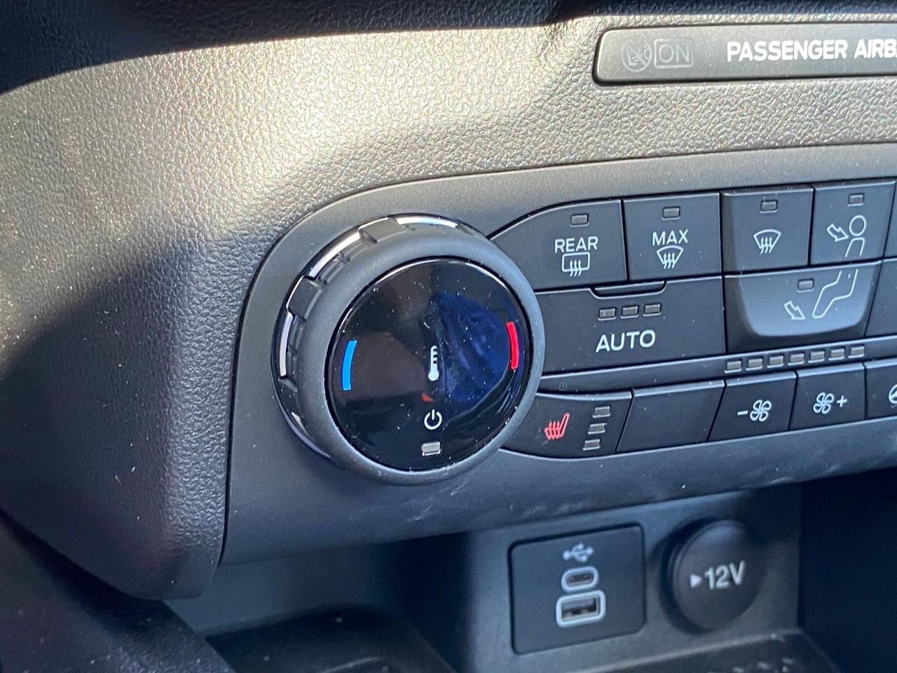 Ford Bronco Sport Vehicle Full-screen Gallery Image 17