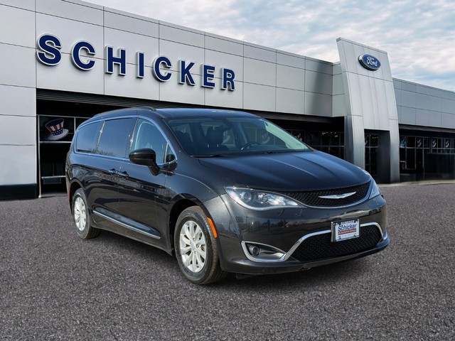 more details - chrysler pacifica