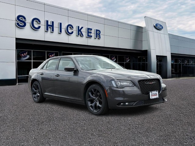 St. Louis MO 2023 Chrysler 300 more details - chrysler 300