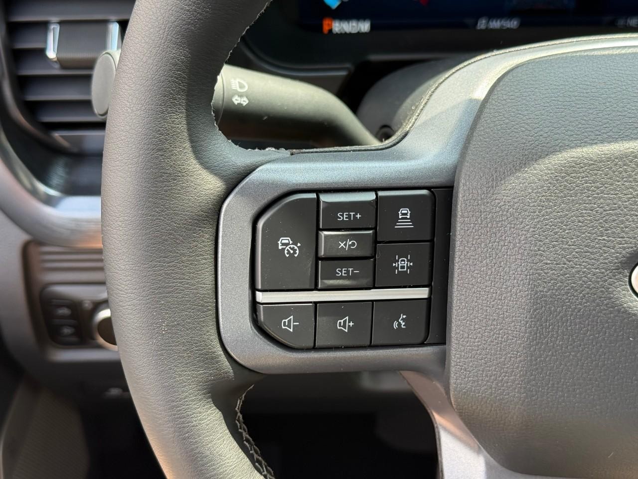 Ford Super Duty F-250 SRW Vehicle Full-screen Gallery Image 10