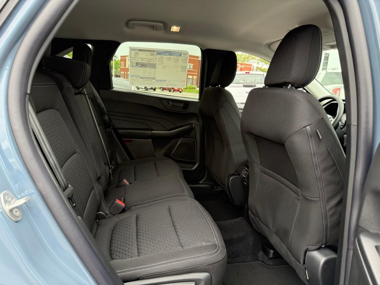 Ford Escape Vehicle Full-screen Gallery Image 05