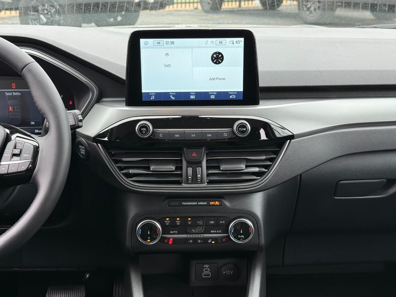 Ford Escape Vehicle Full-screen Gallery Image 08