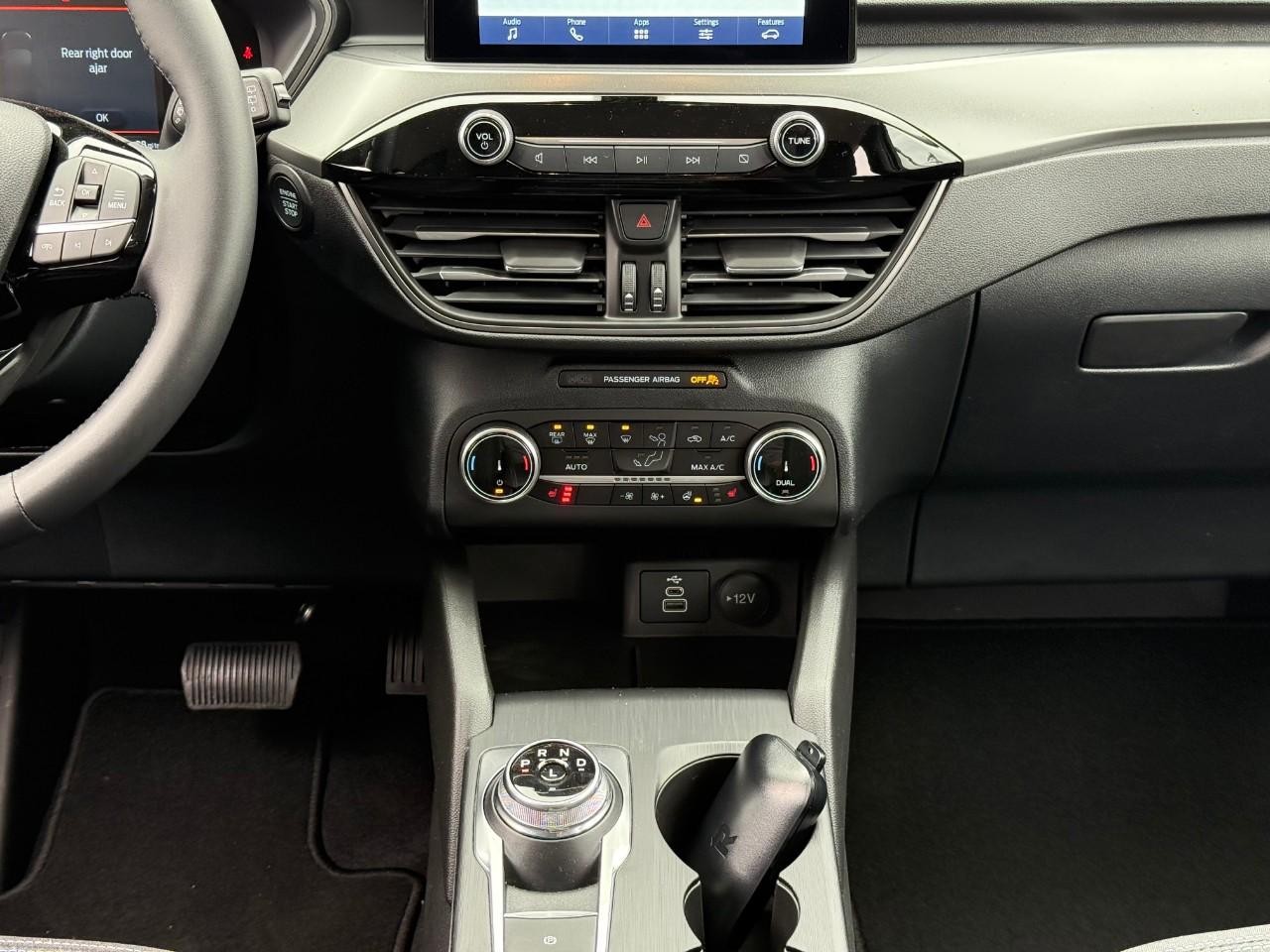 Ford Escape Vehicle Full-screen Gallery Image 09