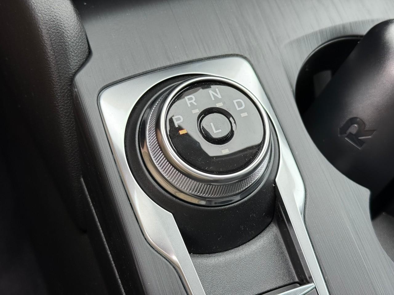 Ford Escape Vehicle Full-screen Gallery Image 14