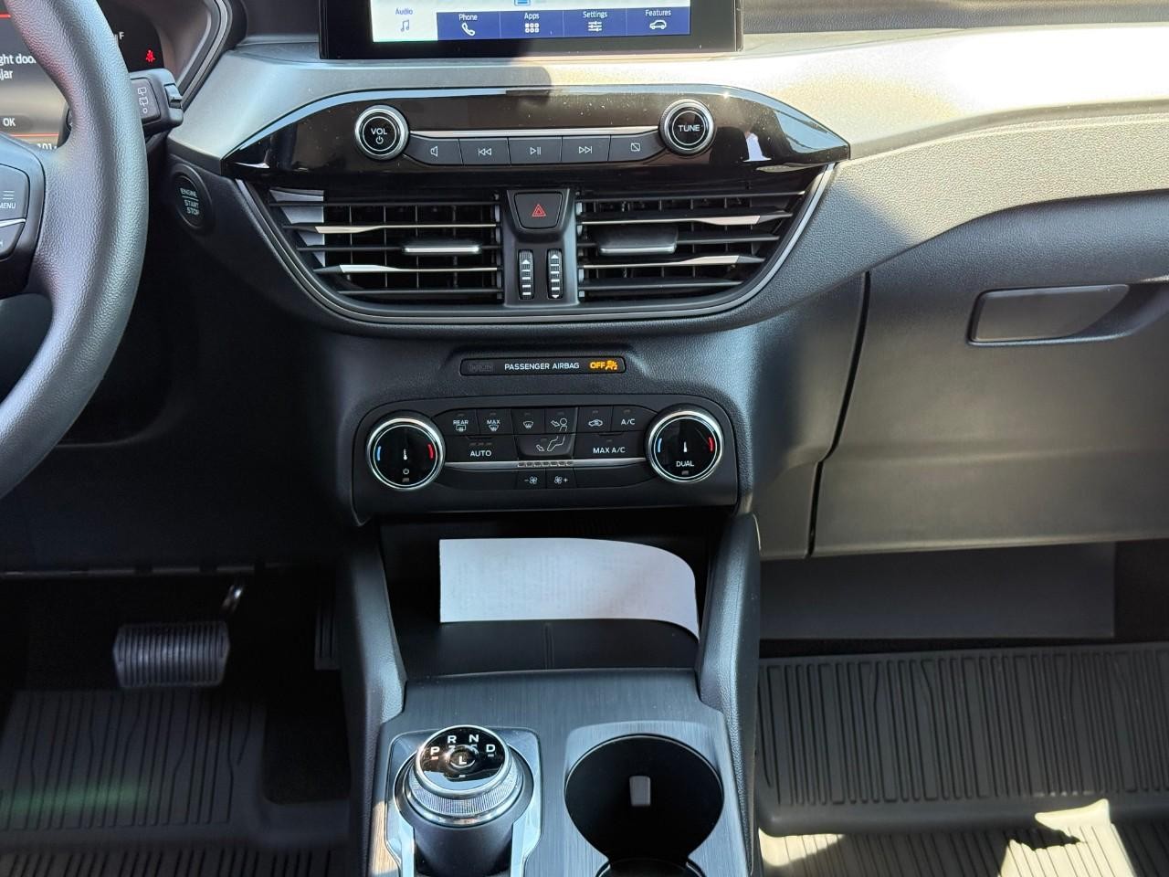 Ford Escape Vehicle Full-screen Gallery Image 10