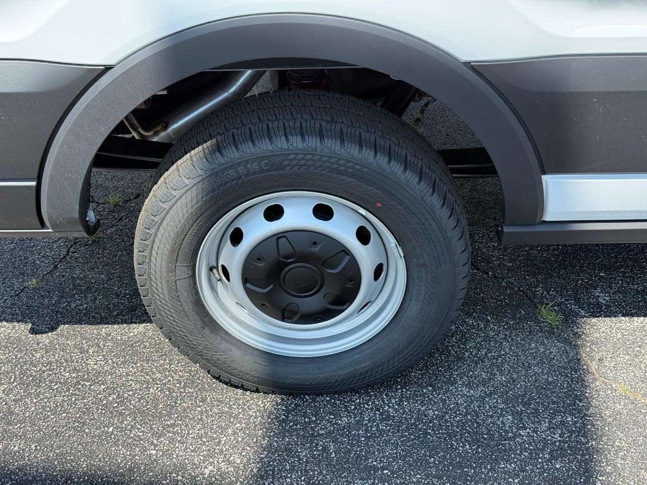 Ford Transit Cargo Van Vehicle Full-screen Gallery Image 04