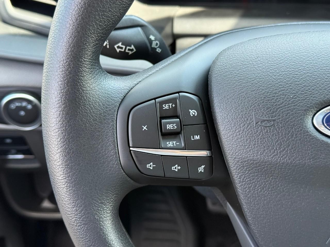 Ford Transit Cargo Van Vehicle Full-screen Gallery Image 08