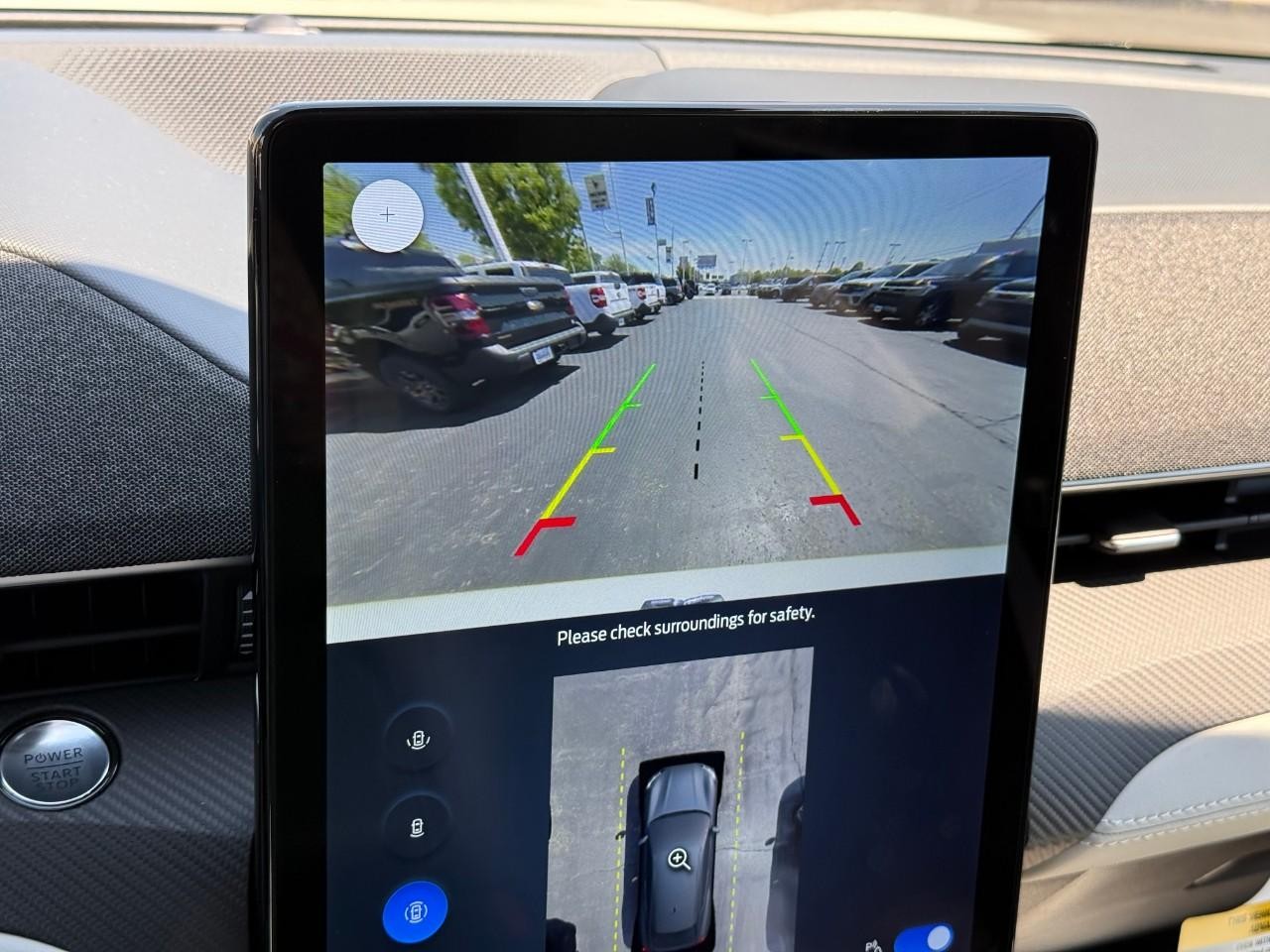 Ford Mustang Mach-E Vehicle Full-screen Gallery Image 17