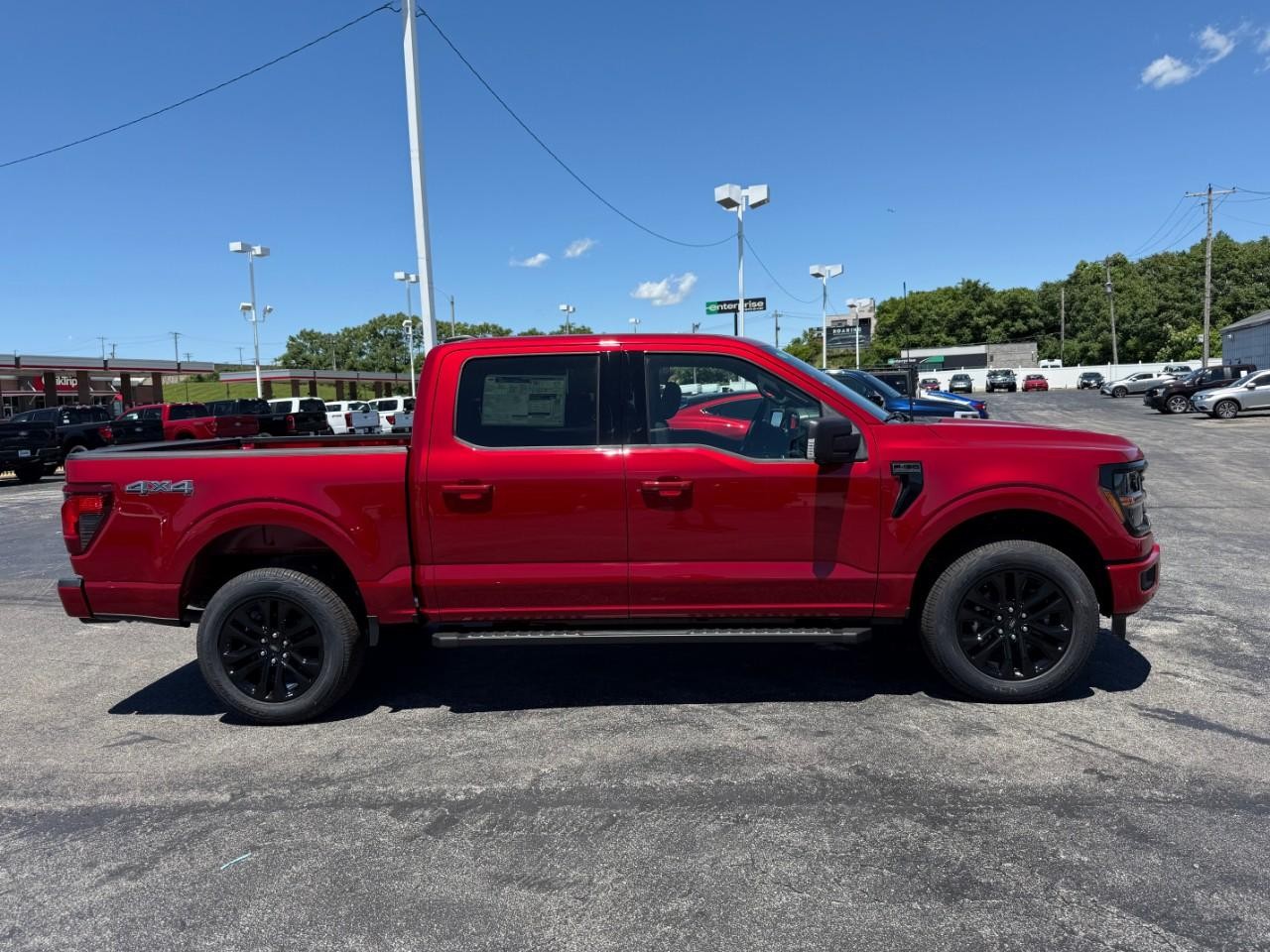 Ford F-150 Vehicle Full-screen Gallery Image 02